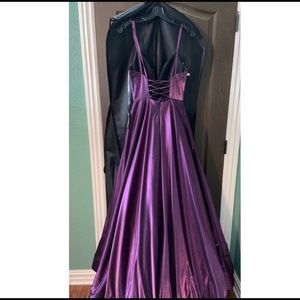 I’m selling my Sherri Hill prom dress never worn